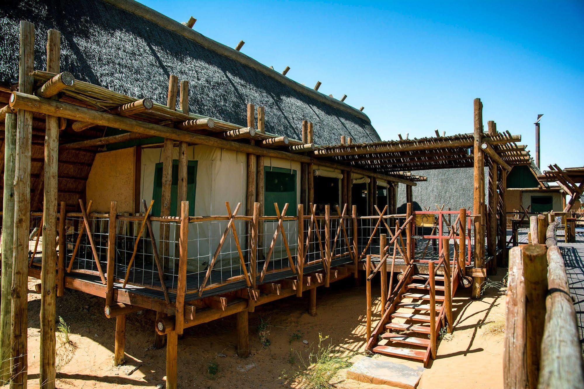 Xaus Lodge Twee Rivieren Exterior photo